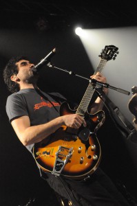 Les Ogres de Barback 2013 guitare
